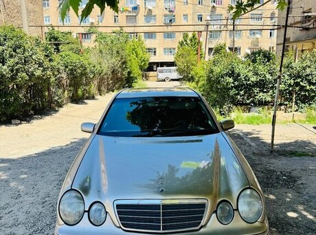 Mercedes E 220 d 2000