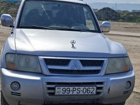 Mitsubishi Pajero 2003
