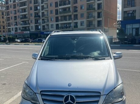 Mercedes Viano 2006