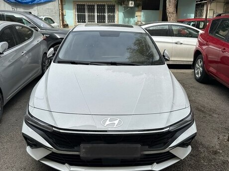 Hyundai Elantra 2024