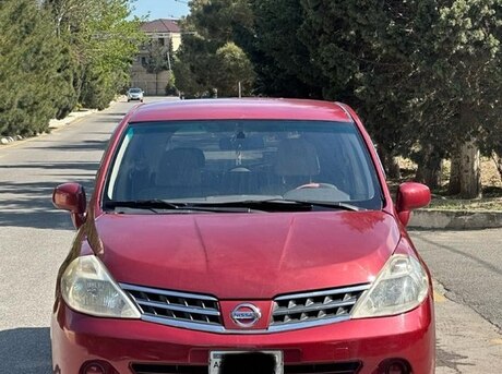 Nissan Tiida 2011