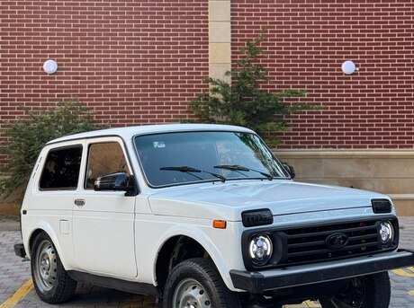 LADA (VAZ) Niva 2009