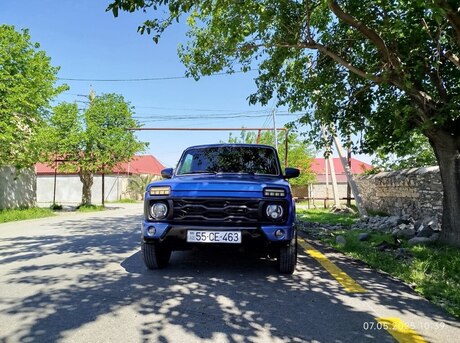 LADA (VAZ) Niva 2011
