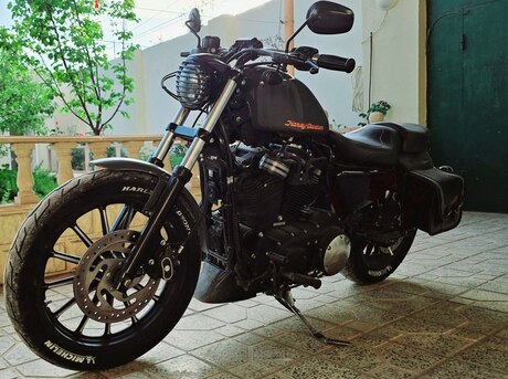 Harley-Davidson XL883N Sportster Iron 883