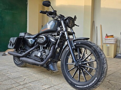 Harley-Davidson XL883N Sportster Iron 883