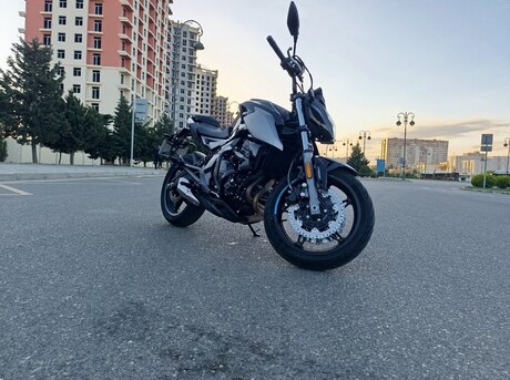 CFMOTO 650 NK