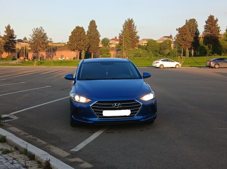 Hyundai Elantra 2017
