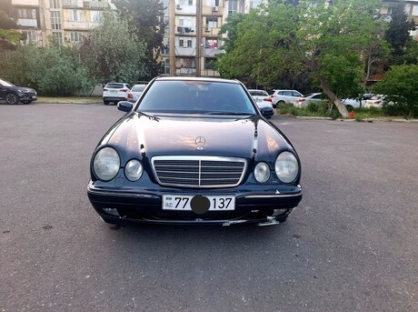 Mercedes E 220 d 2001