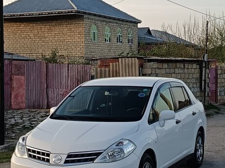 Nissan Tiida 2011