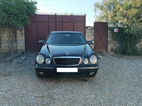 Mercedes E 240 2001