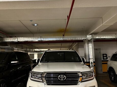 Toyota Land Cruiser 2011