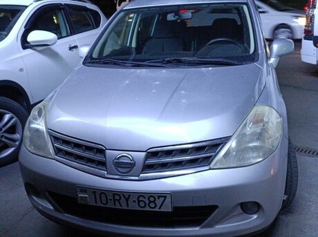Nissan Tiida 2011