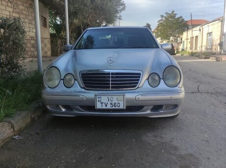 Mercedes E 270 2000