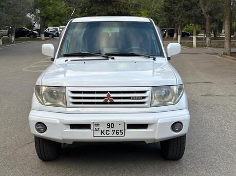 Mitsubishi Pajero io 1999