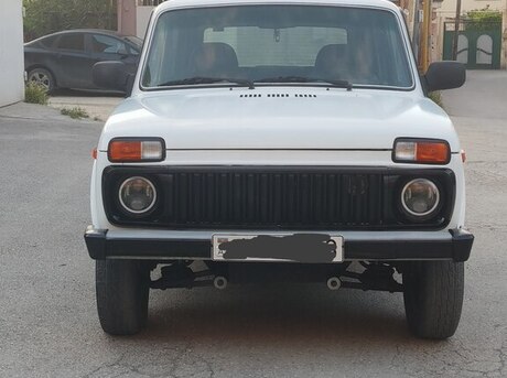 LADA (VAZ) Niva 2010