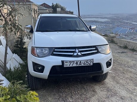 Mitsubishi L200 2012
