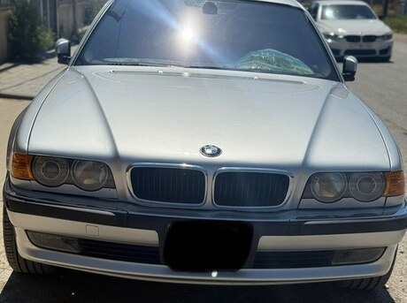 BMW 728 2000