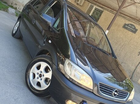 Opel Zafira 2001