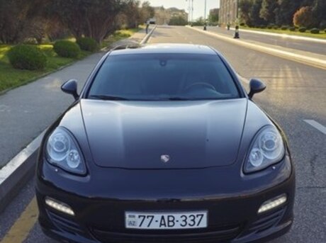 Porsche Panamera 4 2012