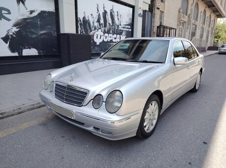 Mercedes E 240 2001
