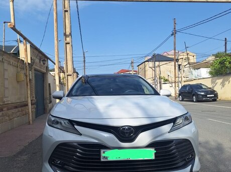 Toyota Camry 2019