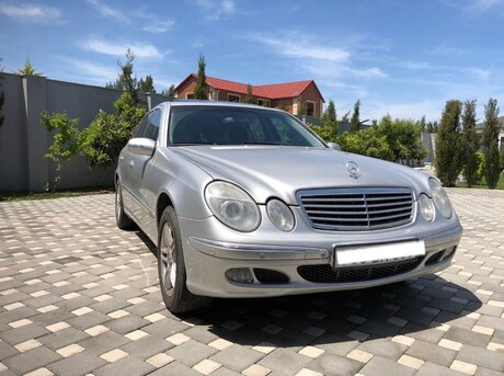Mercedes E 240 2003