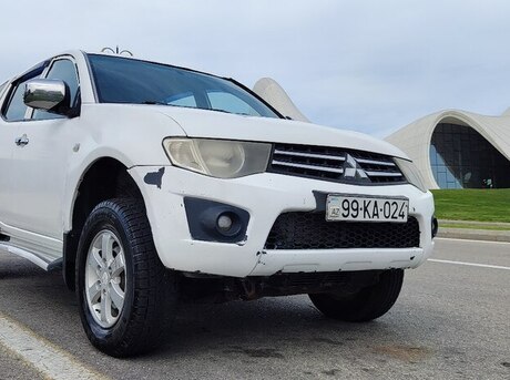 Mitsubishi L200 2010