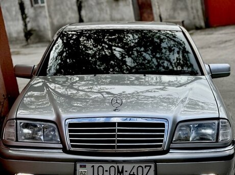 Mercedes C 180