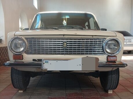 LADA (VAZ) 21011 1985