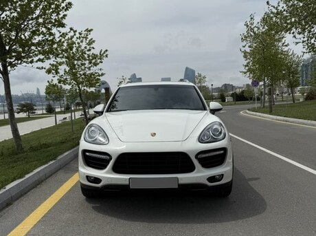 Porsche Cayenne S 2011