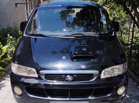 Hyundai H-1 2004