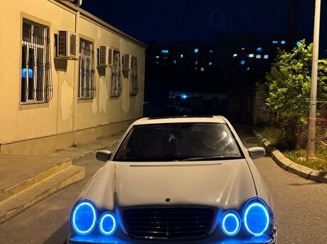 Mercedes E 220 d 2001