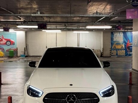 Mercedes E 300 e 4MATIC 2022