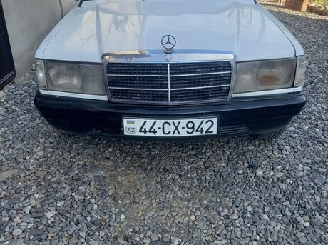 Mercedes 190 1985