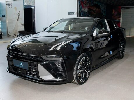 Lynk & Co 03