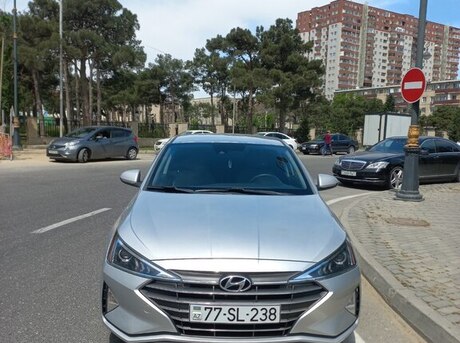Hyundai Elantra 2018