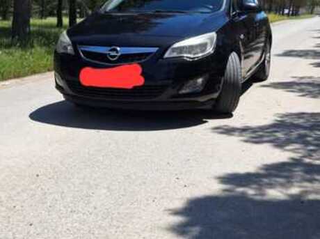 Opel Astra 2011