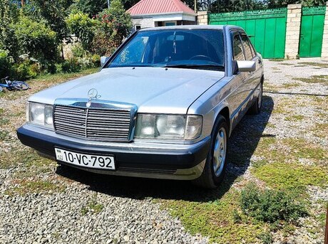 Mercedes 190