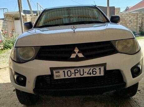 Mitsubishi L200 2013