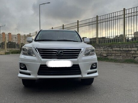 Lexus LX 570 2011