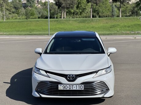 Toyota Camry 2019