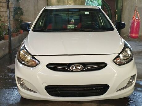 Hyundai Accent 2012