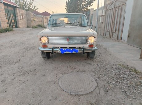 LADA (VAZ) 21013 1985