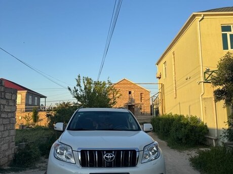 Toyota Land Cruiser Prado 2013