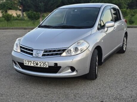 Nissan Tiida 2012