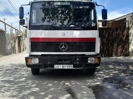 Mercedes 709 D 1994