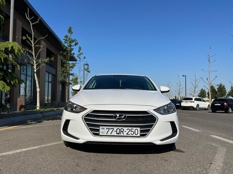 Hyundai Elantra 2016