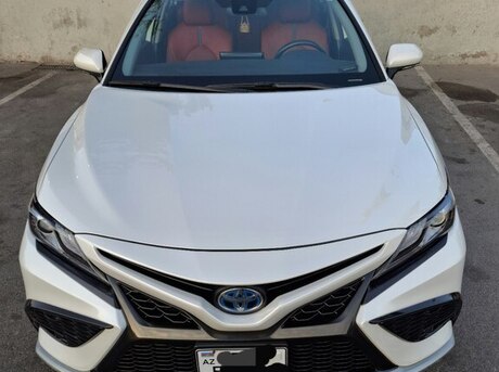 Toyota Camry 2021