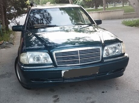 Mercedes C 200