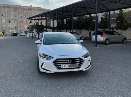 Hyundai Elantra 2016